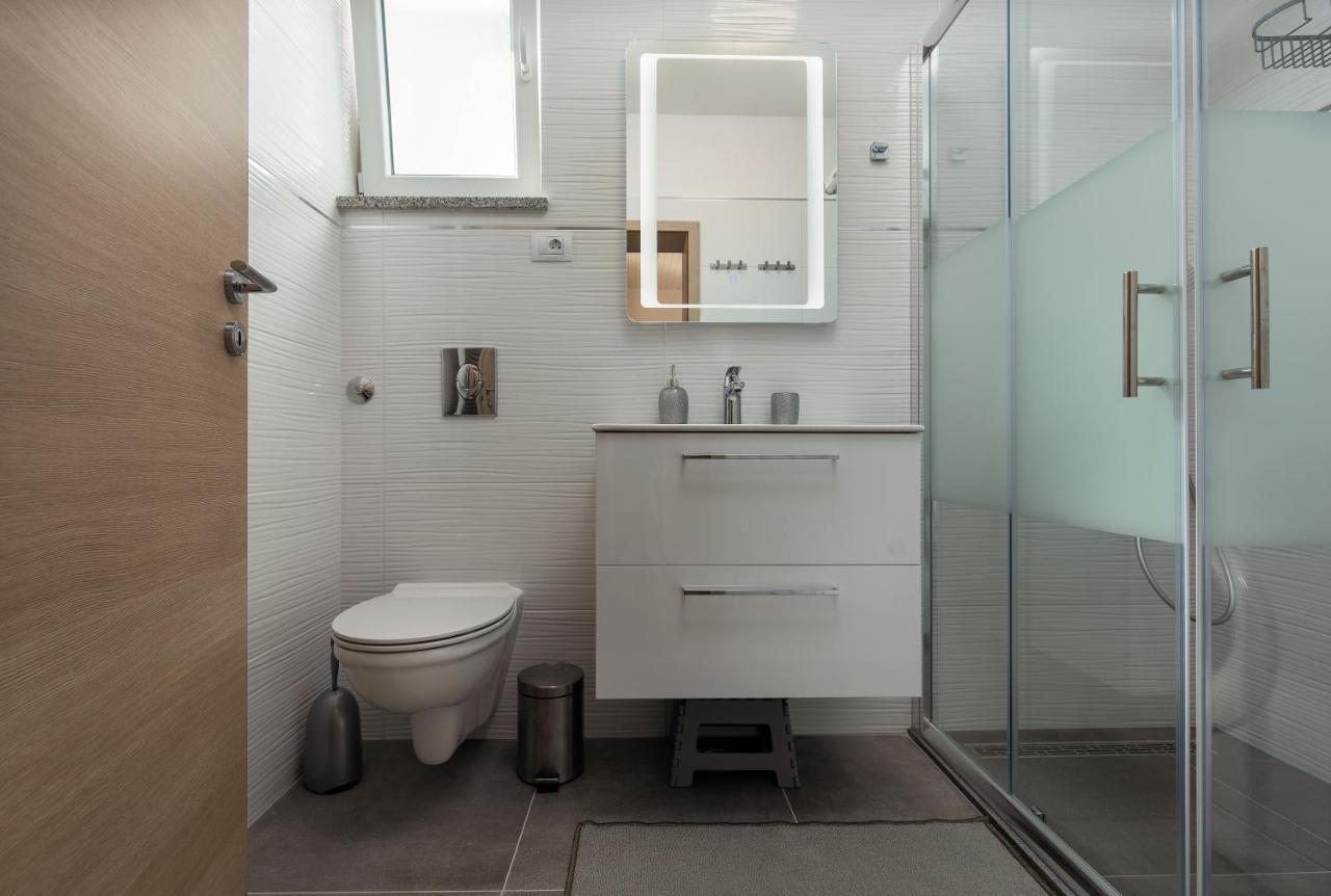 Apartments Elita Ровин Екстериор снимка